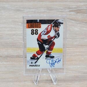 Eric Lindros 88 Signed Autographed Hockey Card Pinnacle Center of Attention